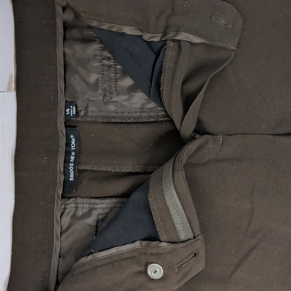Briggs New York Short Trousers w/ 1 front pocket Brown Size 14 - Picture 2 of 3